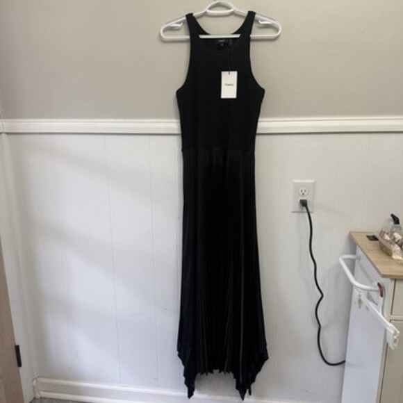Theory Vinessi Pleated Maxi Dress Black Size M NWT $375 Classic - Picture 2 of 5